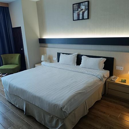 Lintas Platinum Hotel Kota Kinabalu Buitenkant foto