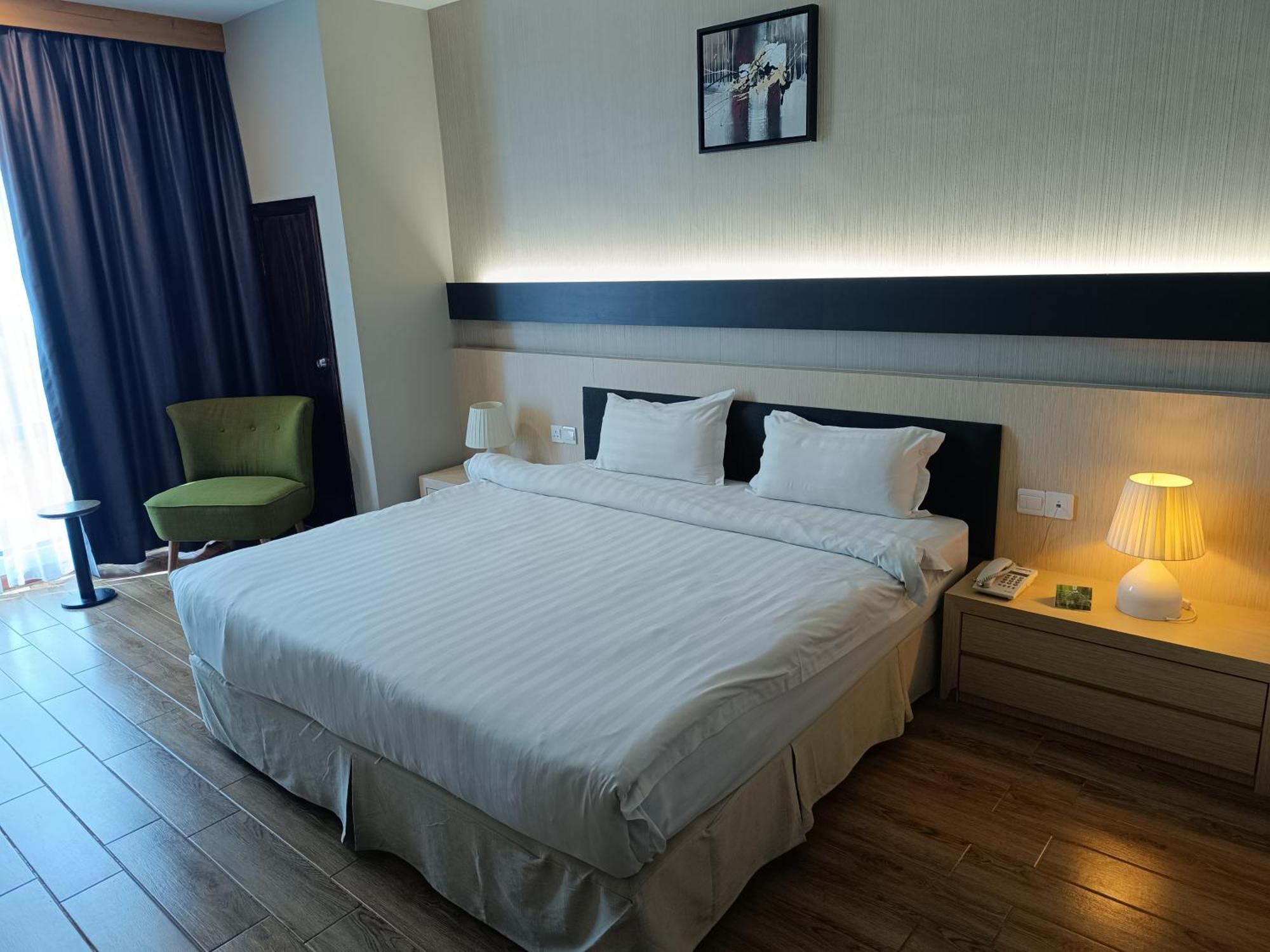 Lintas Platinum Hotel Kota Kinabalu Buitenkant foto