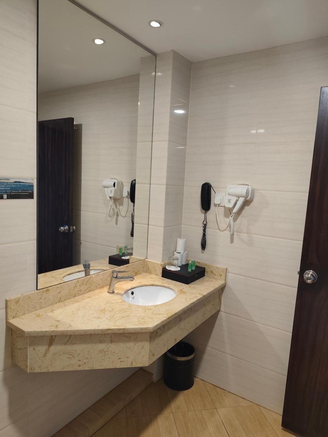 Lintas Platinum Hotel Kota Kinabalu Buitenkant foto