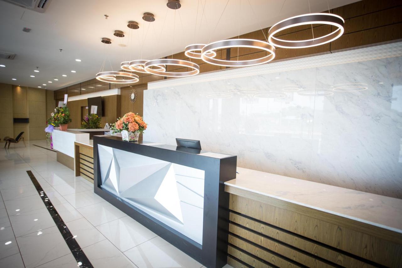 Lintas Platinum Hotel Kota Kinabalu Buitenkant foto