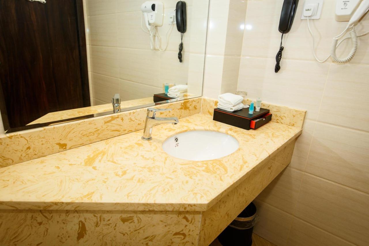 Lintas Platinum Hotel Kota Kinabalu Buitenkant foto