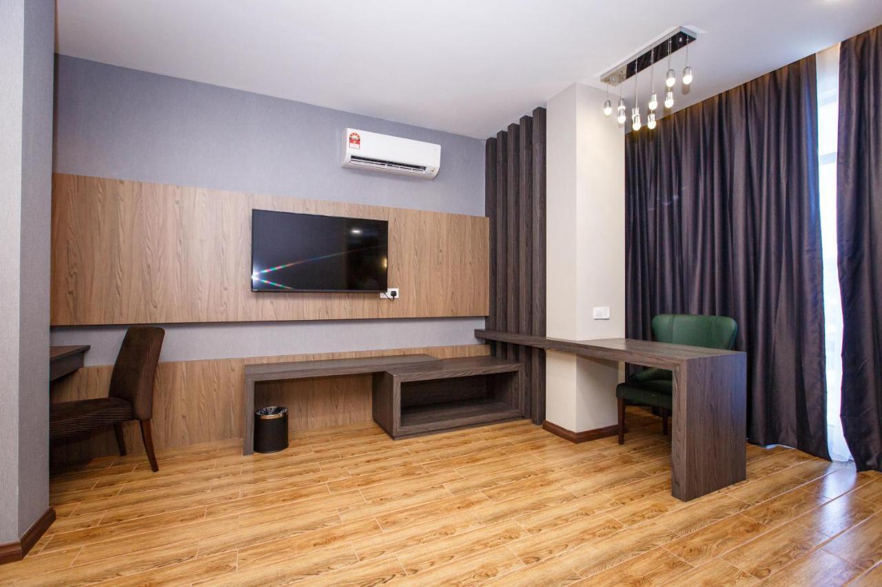Lintas Platinum Hotel Kota Kinabalu Buitenkant foto
