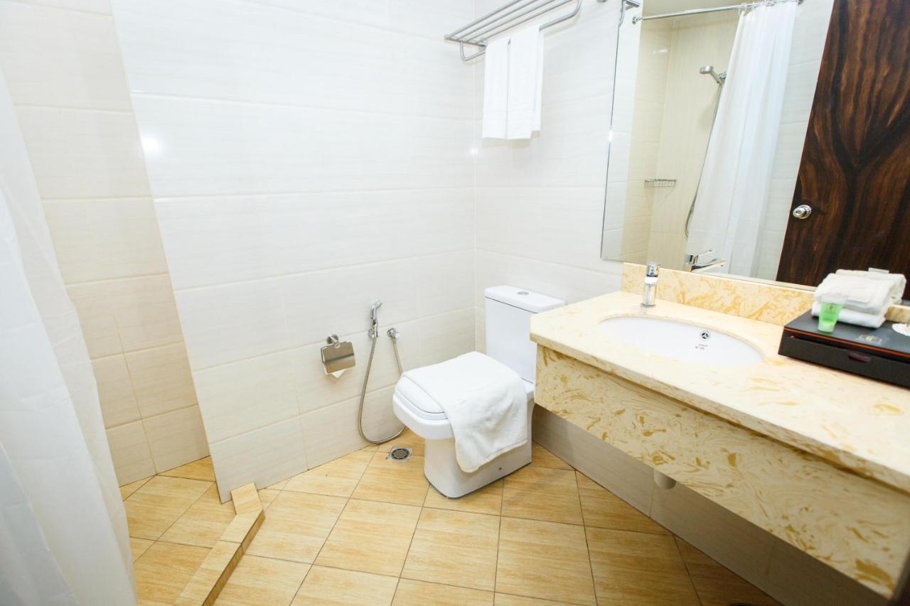Lintas Platinum Hotel Kota Kinabalu Buitenkant foto